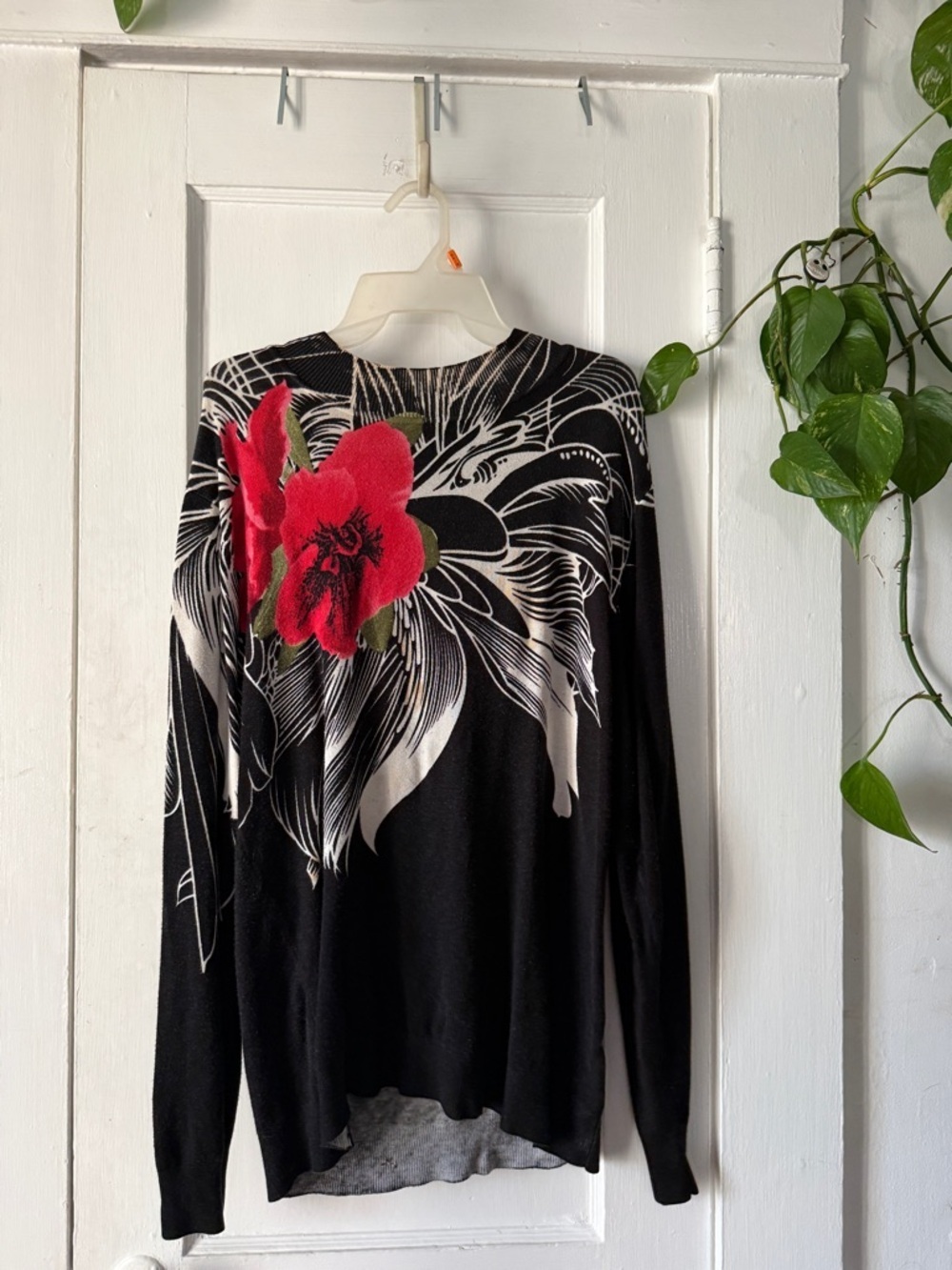 Pierri New York Black Long-Sleeve Top with Red Floral Accent xl